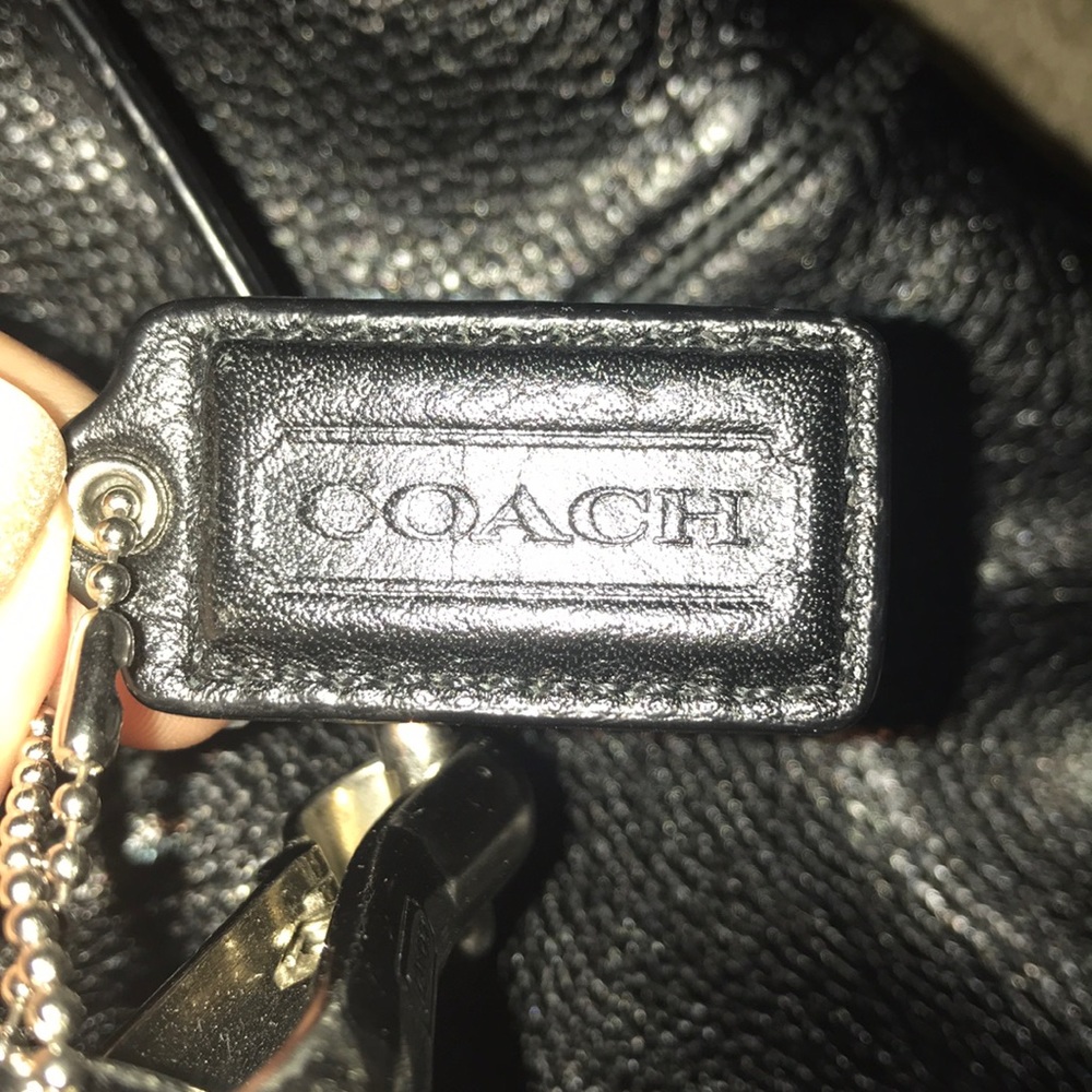 Authentic Coach black pebbled leather purse - Picture 4 of 6